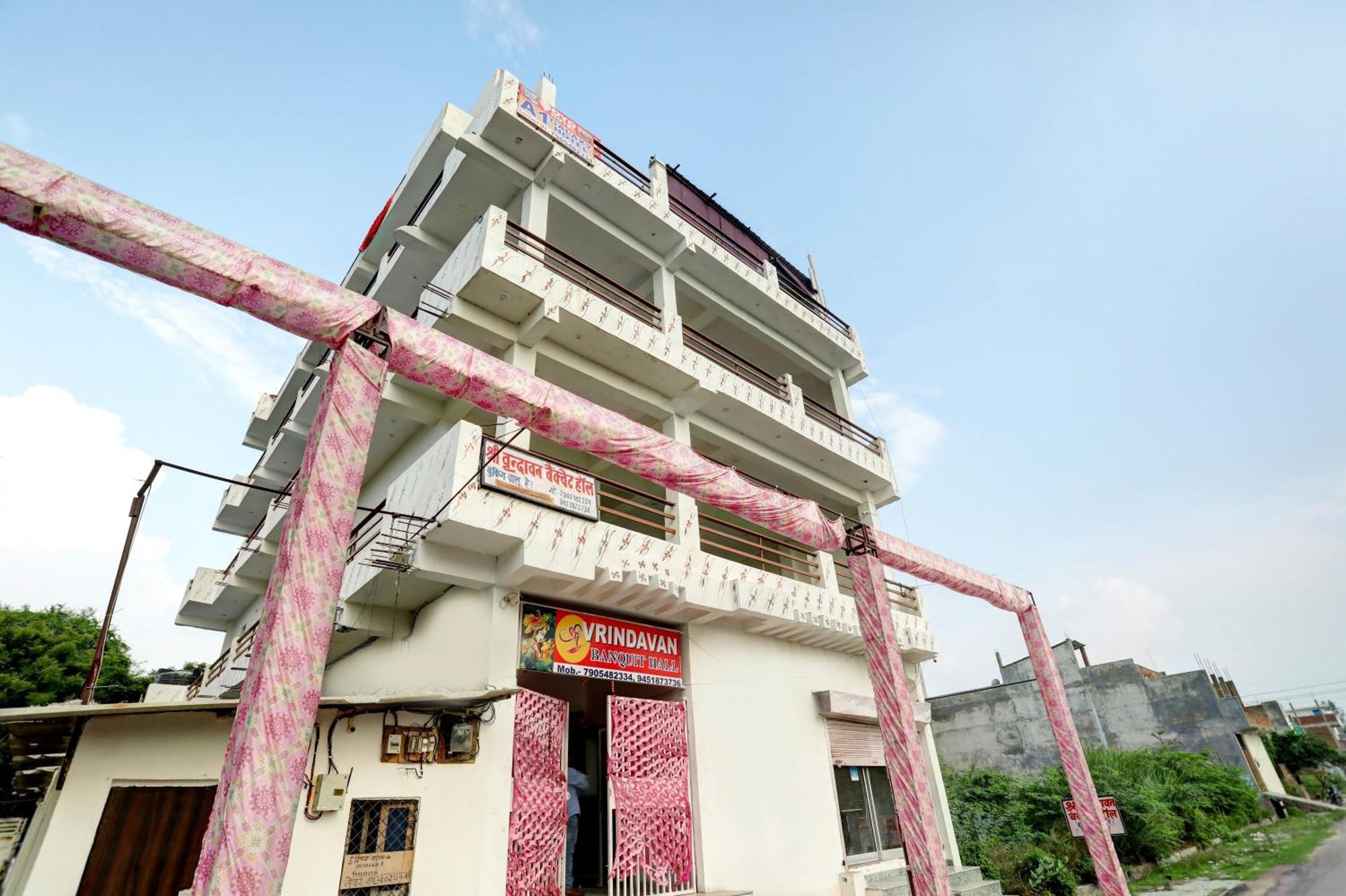 Oyo Spot On A 1 Galaxy Hotel Kanpur Exterior photo